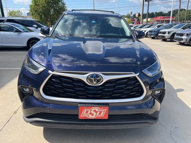 2021 Toyota Highlander XLE Sport photo 3