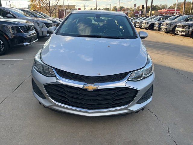2019 Chevrolet Cruze LS photo 2