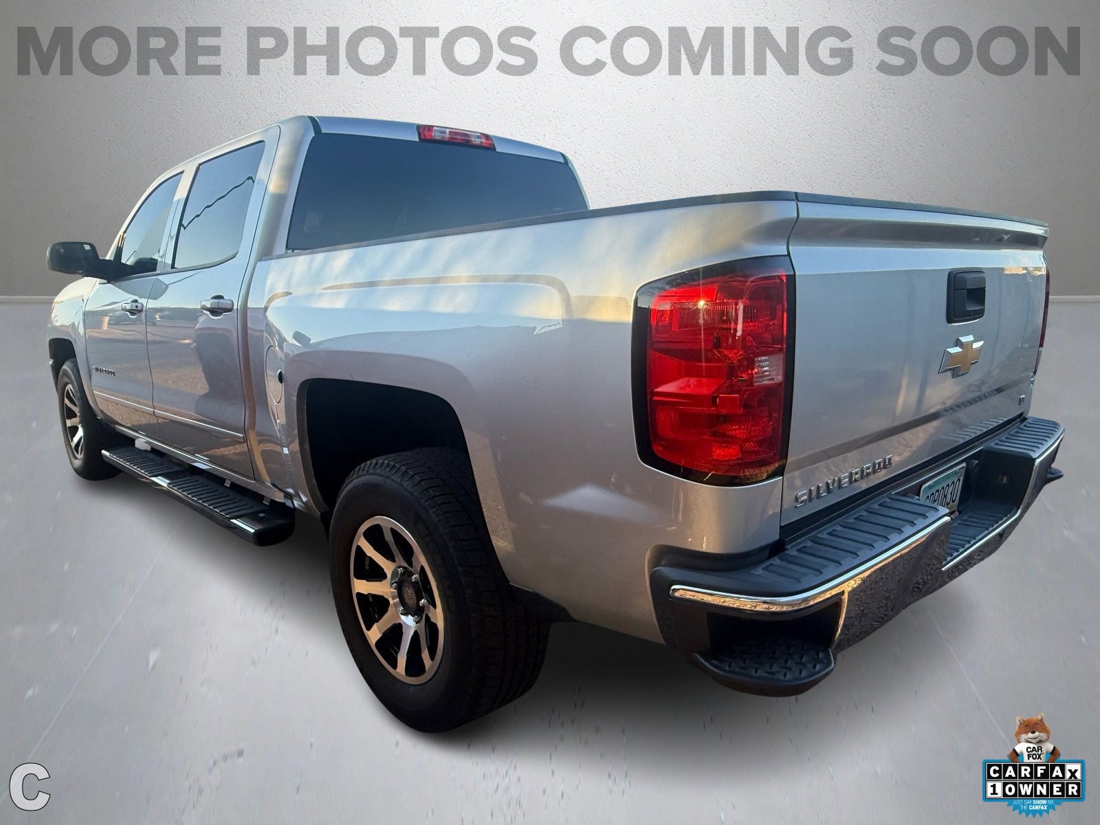 2018 Chevrolet Silverado 1500 photo 2