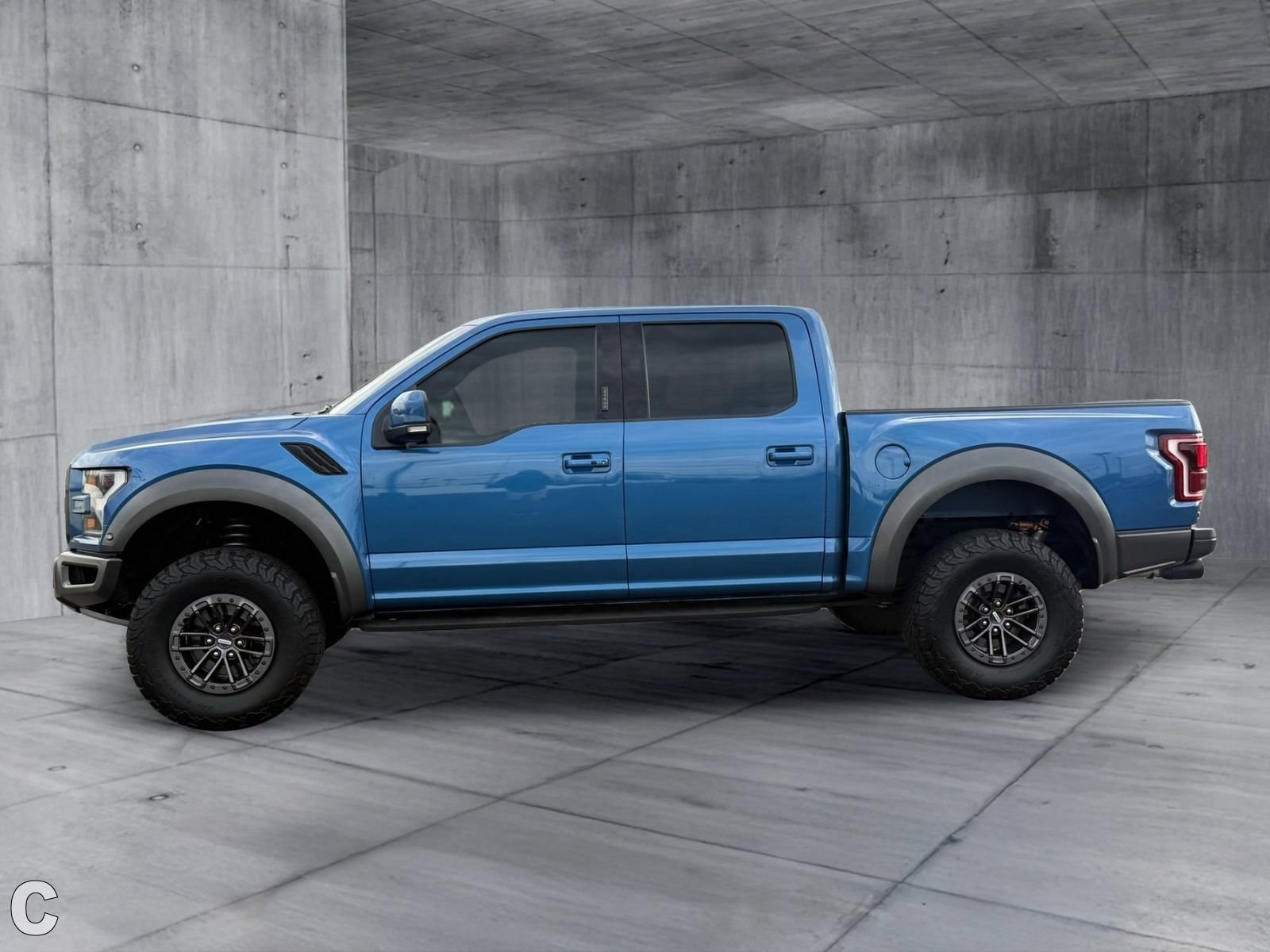 2020 Ford F-150 Raptor - Photo 3