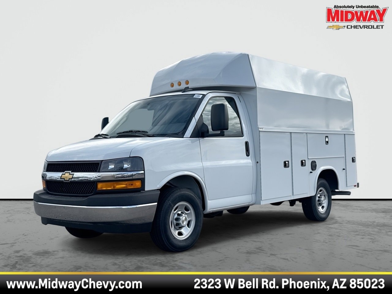 2025 Chevrolet Express Cutaway Base's photo