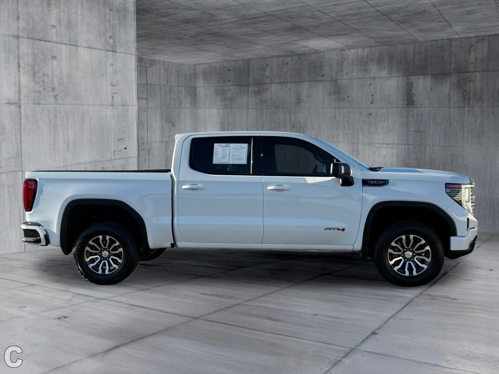 2023 GMC Sierra 1500 AT4 - Photo 8