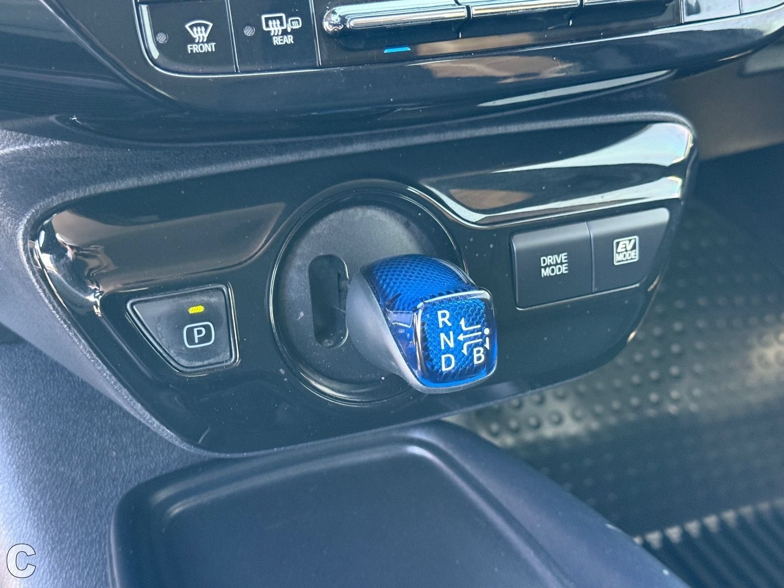 2022 Toyota Prius L Eco - Photo 21