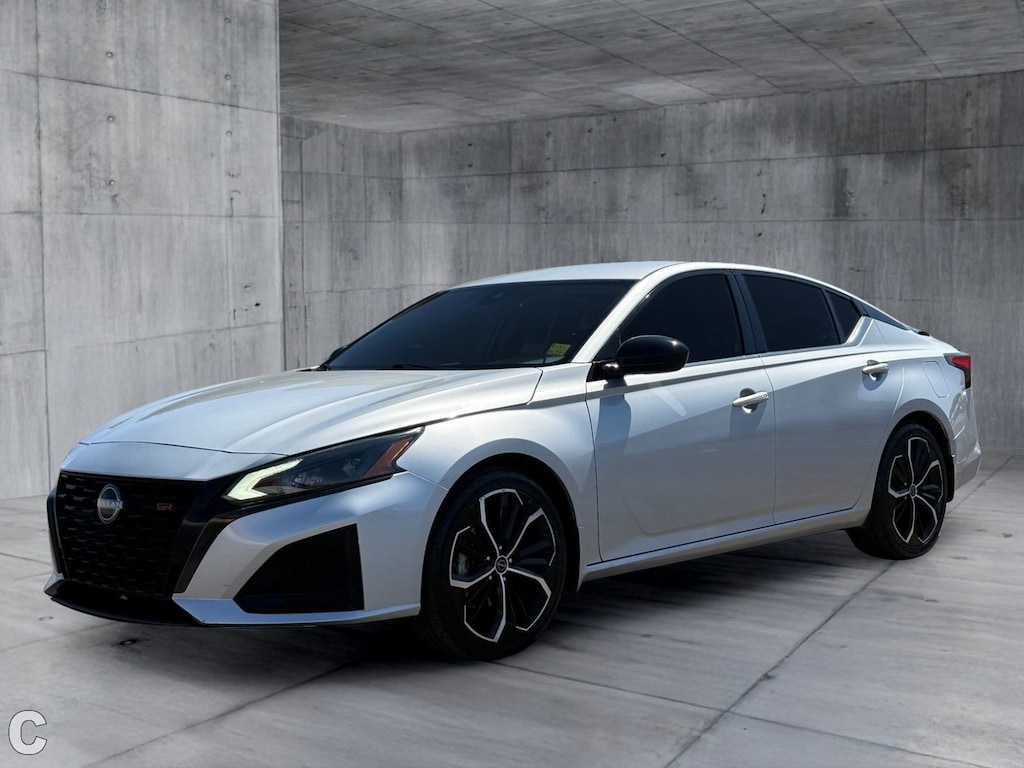 Used 2023 Nissan Altima SR FWD Sedan
