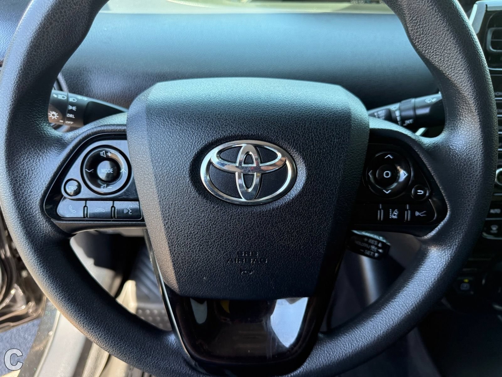 2022 Toyota Prius L Eco - Photo 14