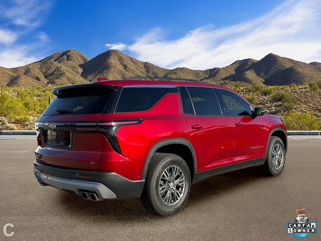 Used 2024 Chevrolet Traverse LT SUV