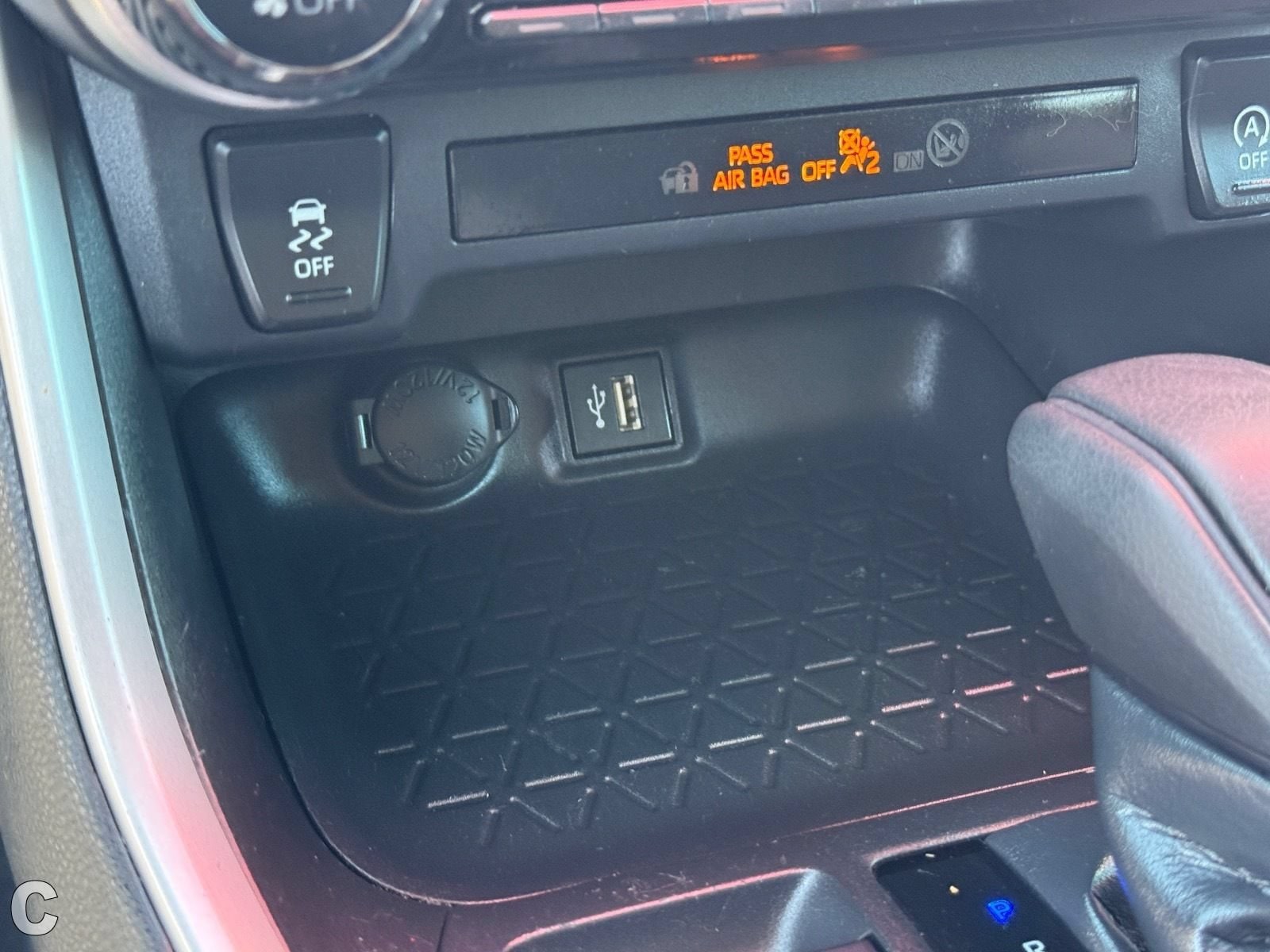 2023 Toyota RAV4 XLE - Photo 23