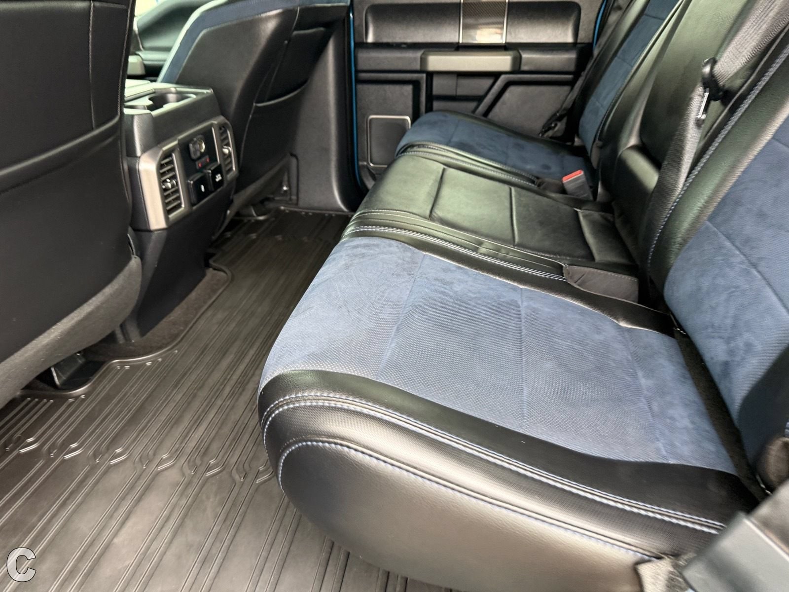 2020 Ford F-150 Raptor - Photo 16