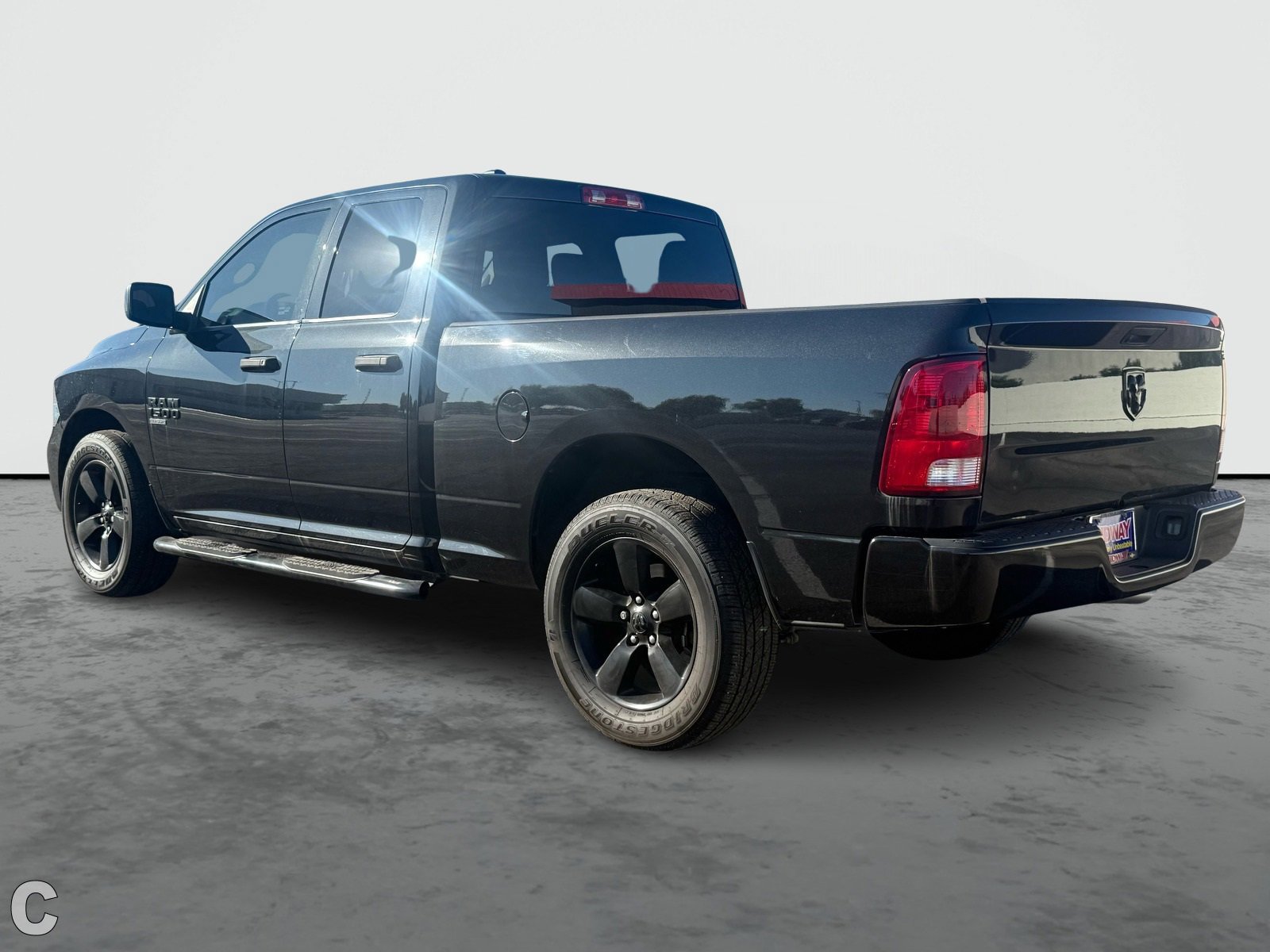 2019 Ram 1500 Classic Express photo 3