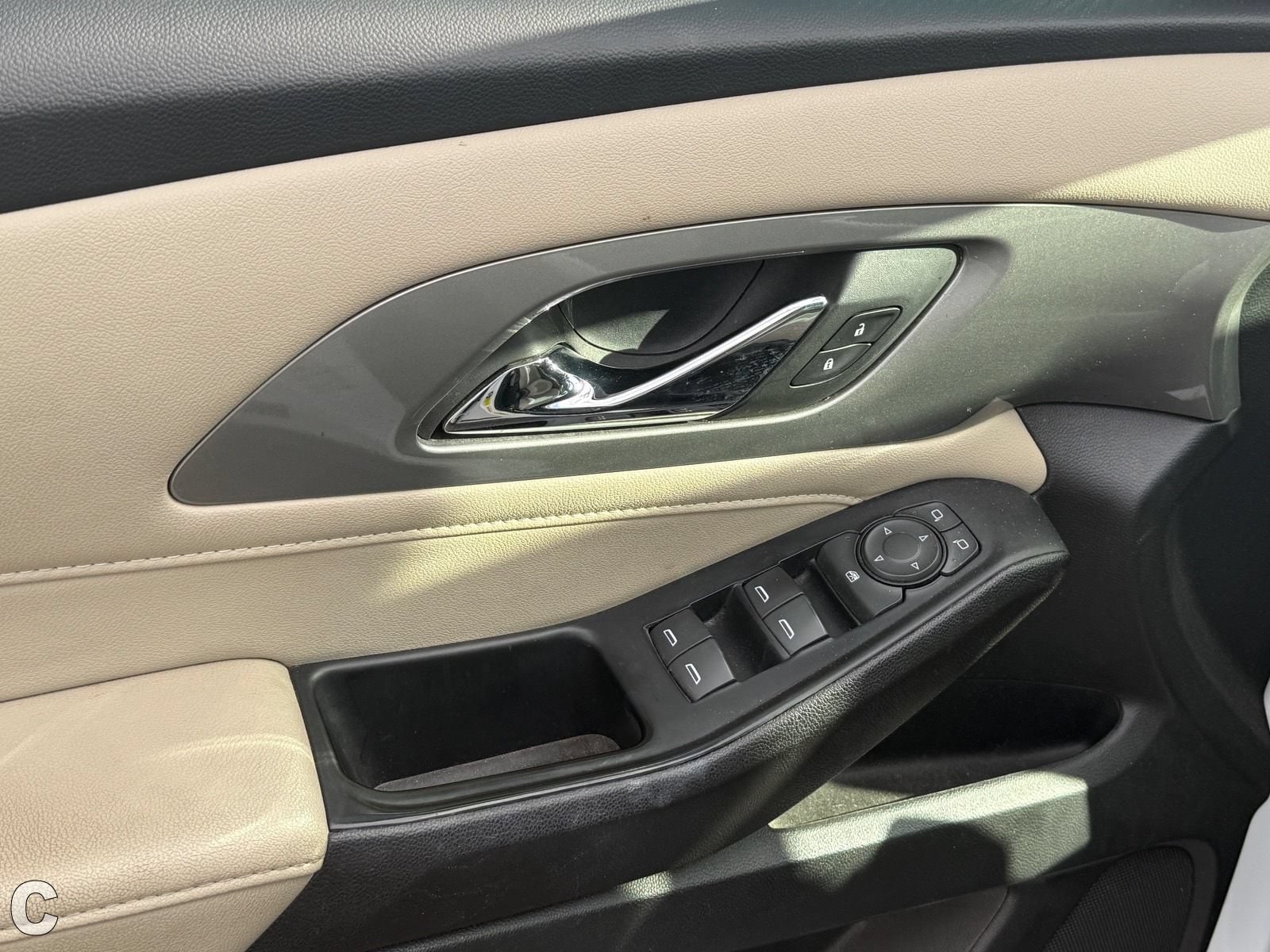 2023 Chevrolet Traverse LS - Photo 18