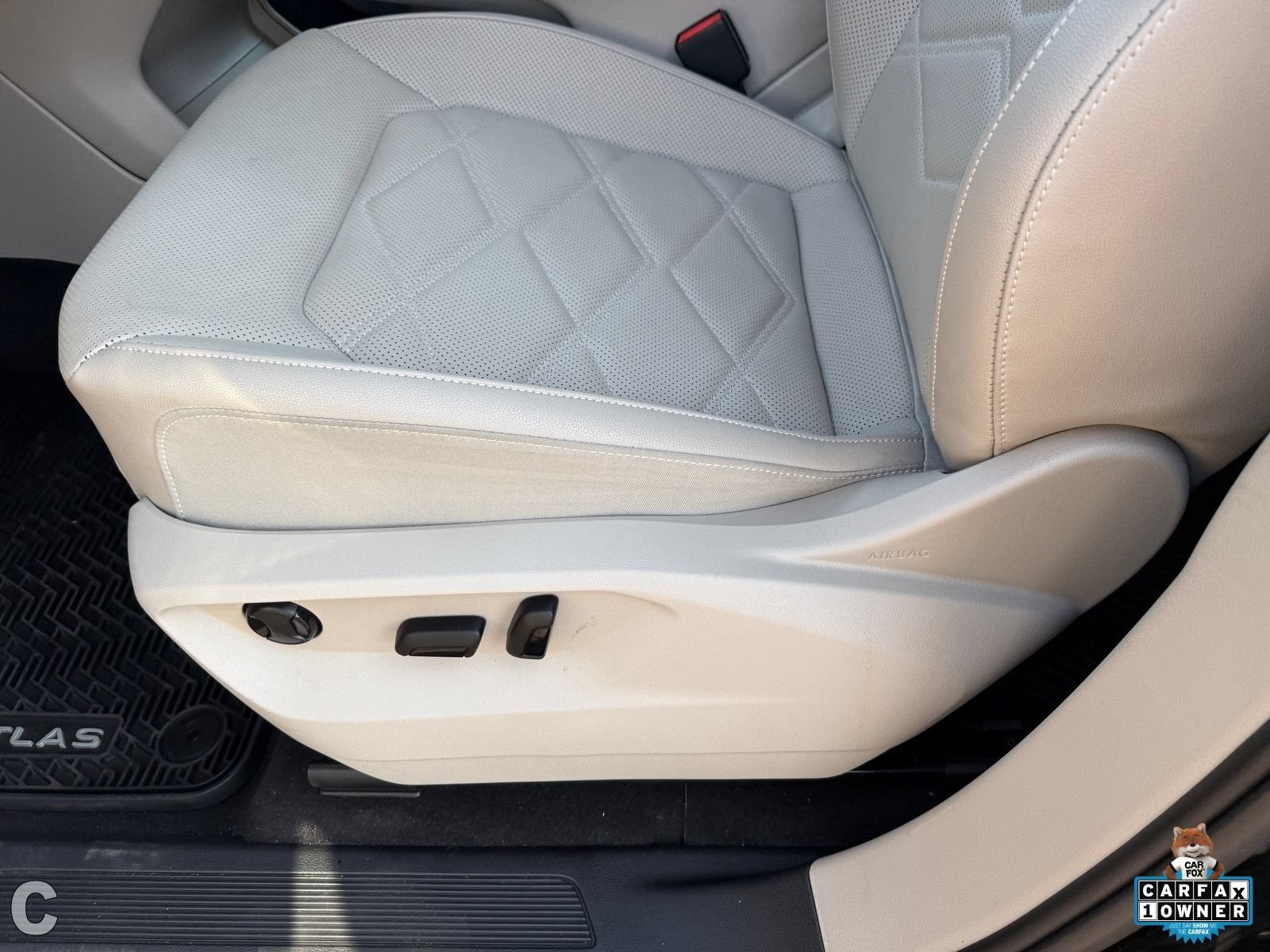 2025 Volkswagen Atlas SE - Photo 23