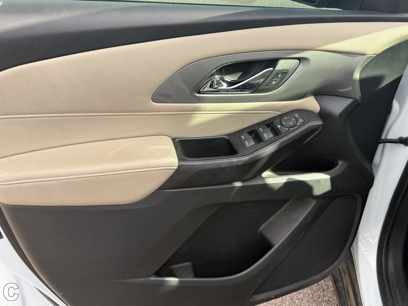 2023 Chevrolet Traverse LS - Photo 17
