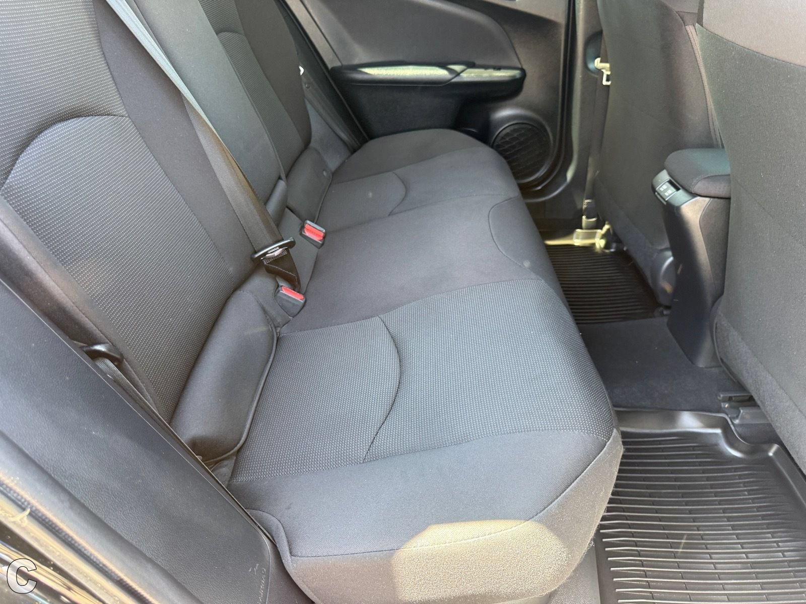 2022 Toyota Prius L Eco - Photo 26