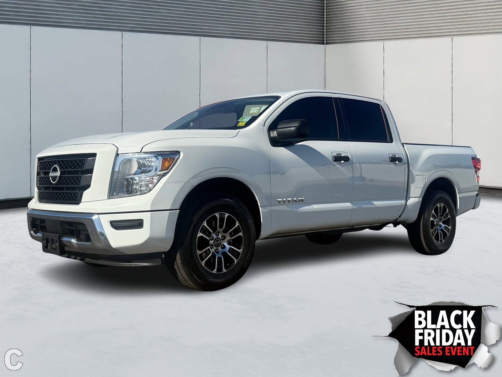 Nissan Titan SV Crew Cab 4WD