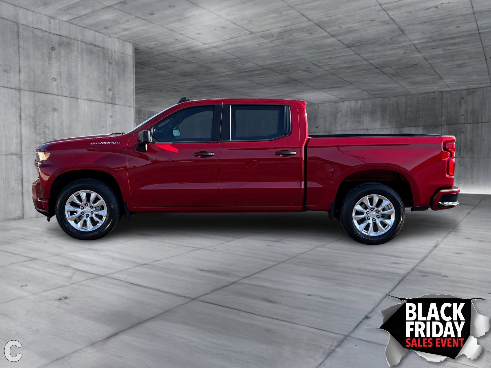 2021 Chevrolet Silverado Custom photo 2