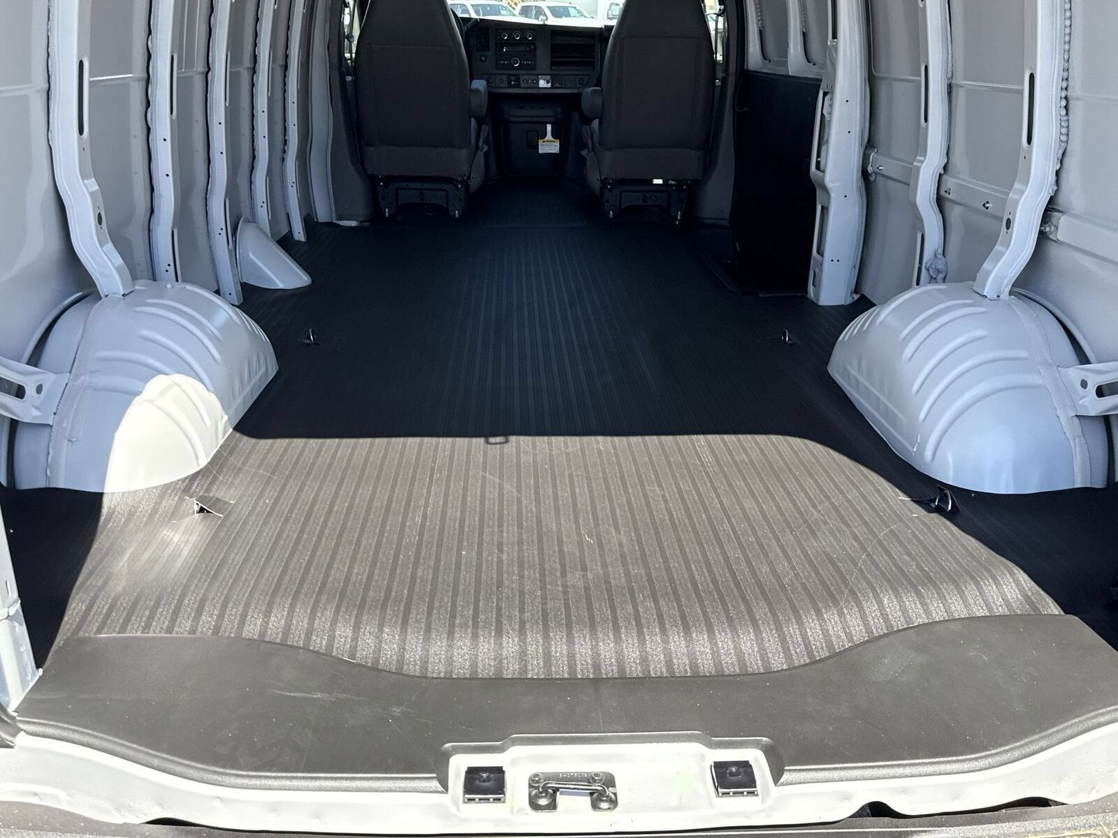 2025 Chevrolet Express Cargo Work Van - Photo 21