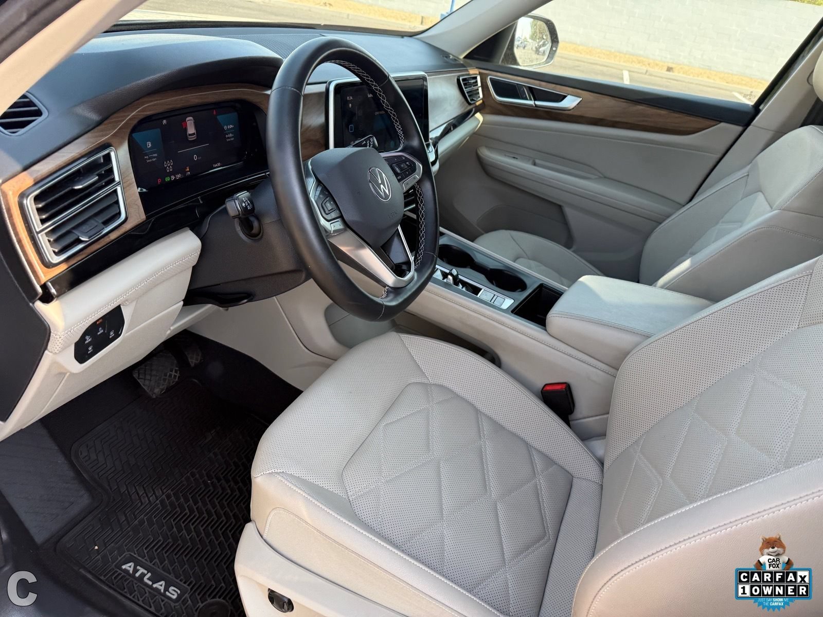 2025 Volkswagen Atlas SE - Photo 22