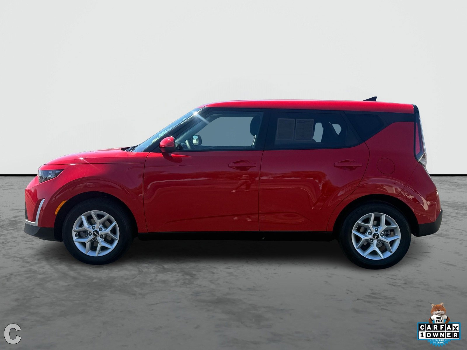 2024 Kia Soul LX S photo 2