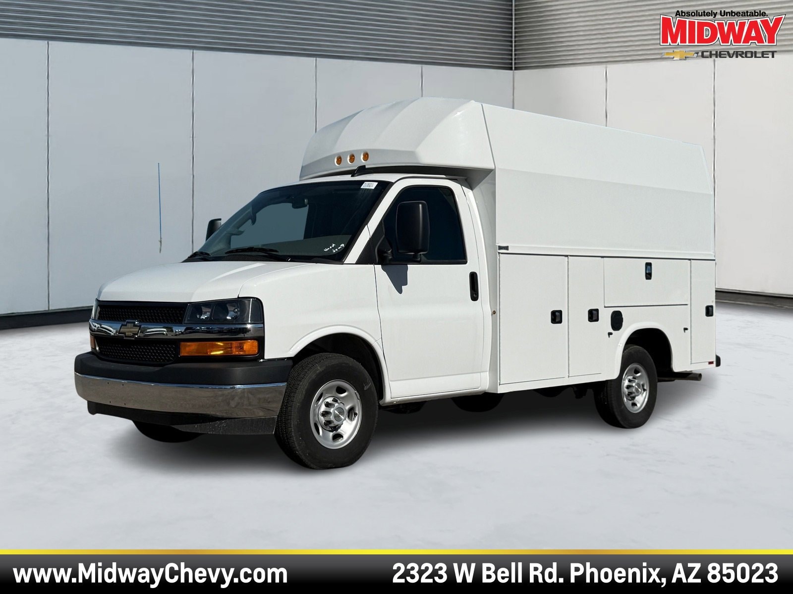2024 Chevrolet Express Cutaway Base's photo