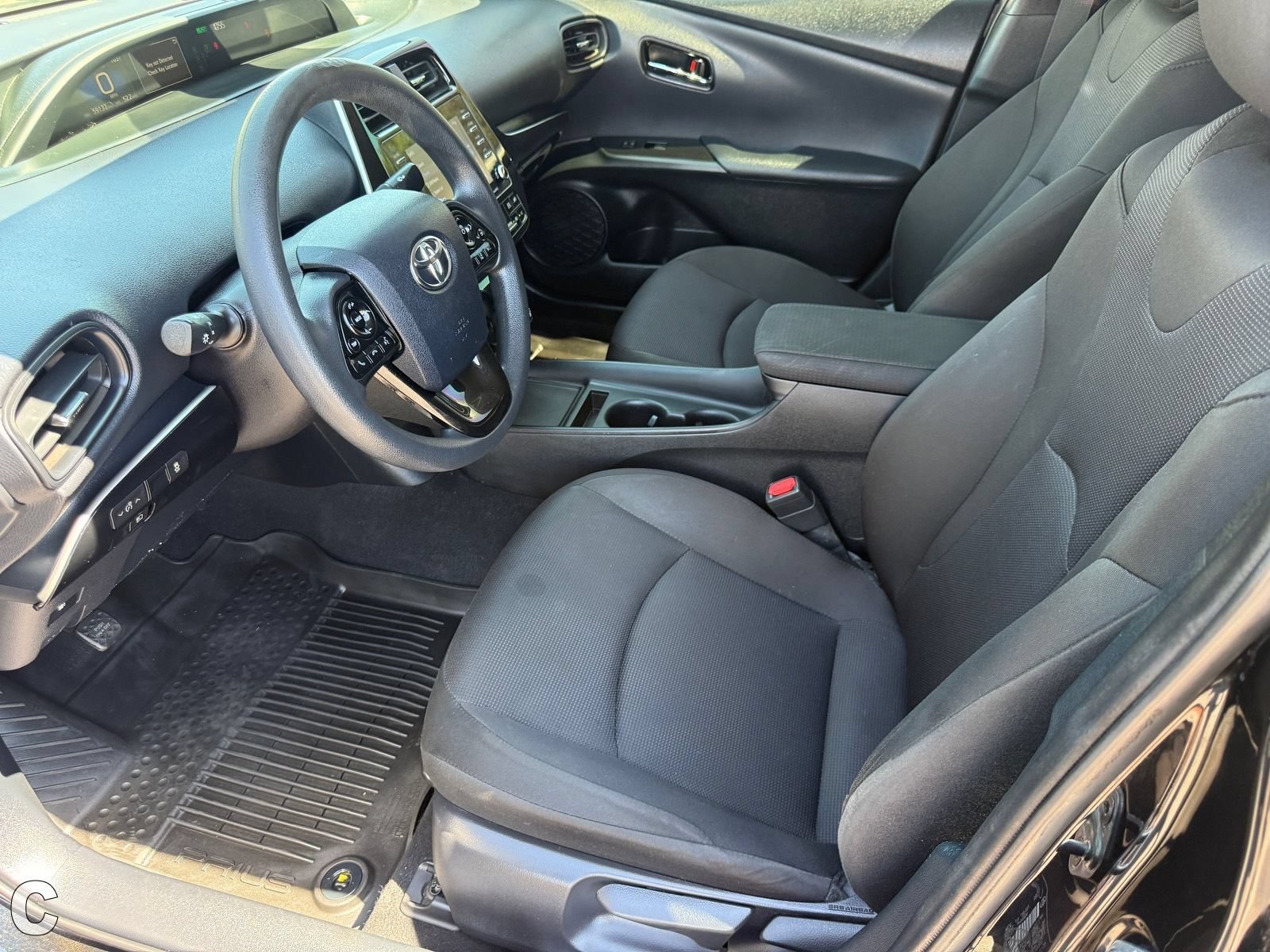 2022 Toyota Prius L Eco - Photo 12