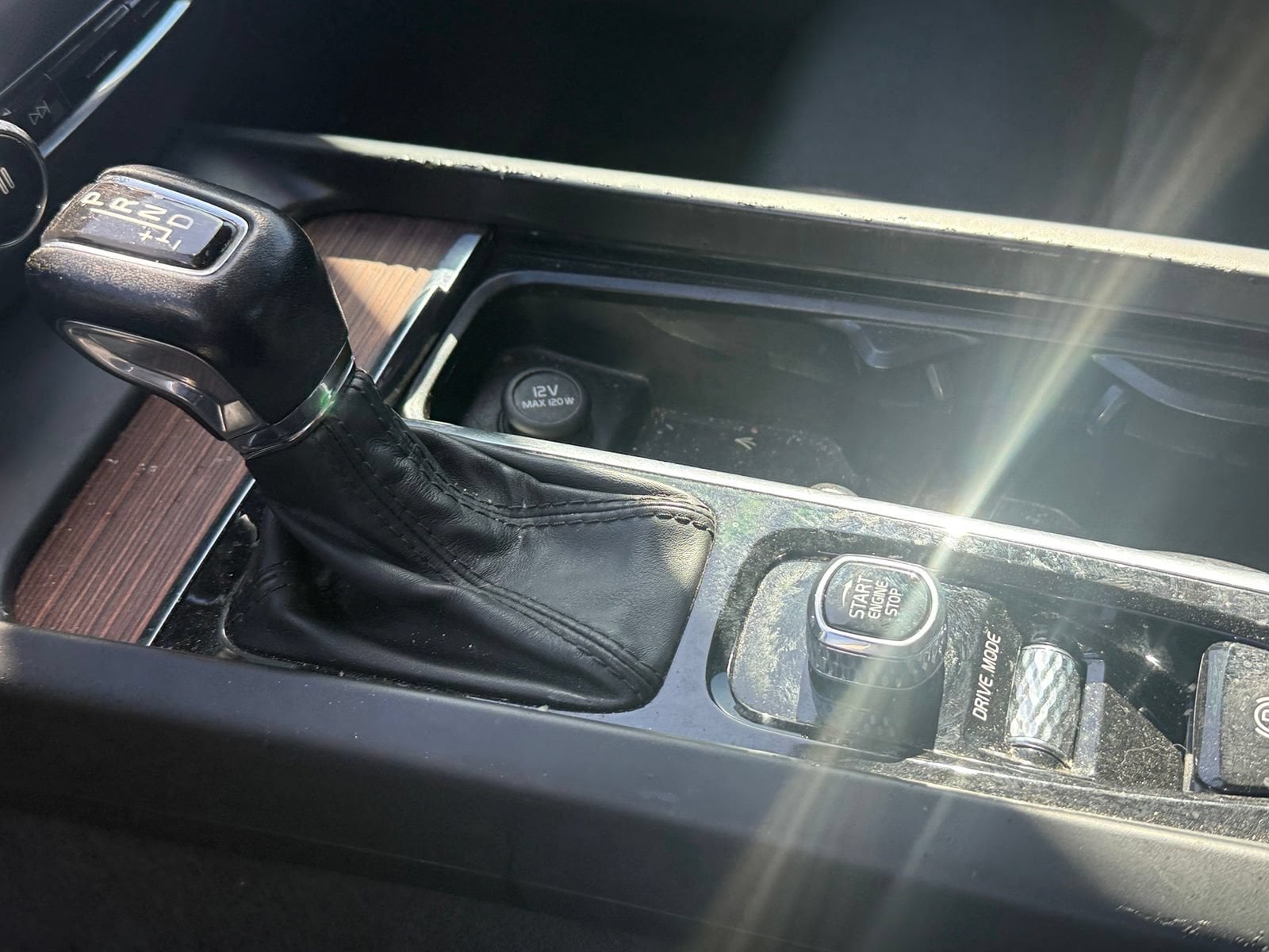 2021 Volvo S60 Momentum - Photo 25