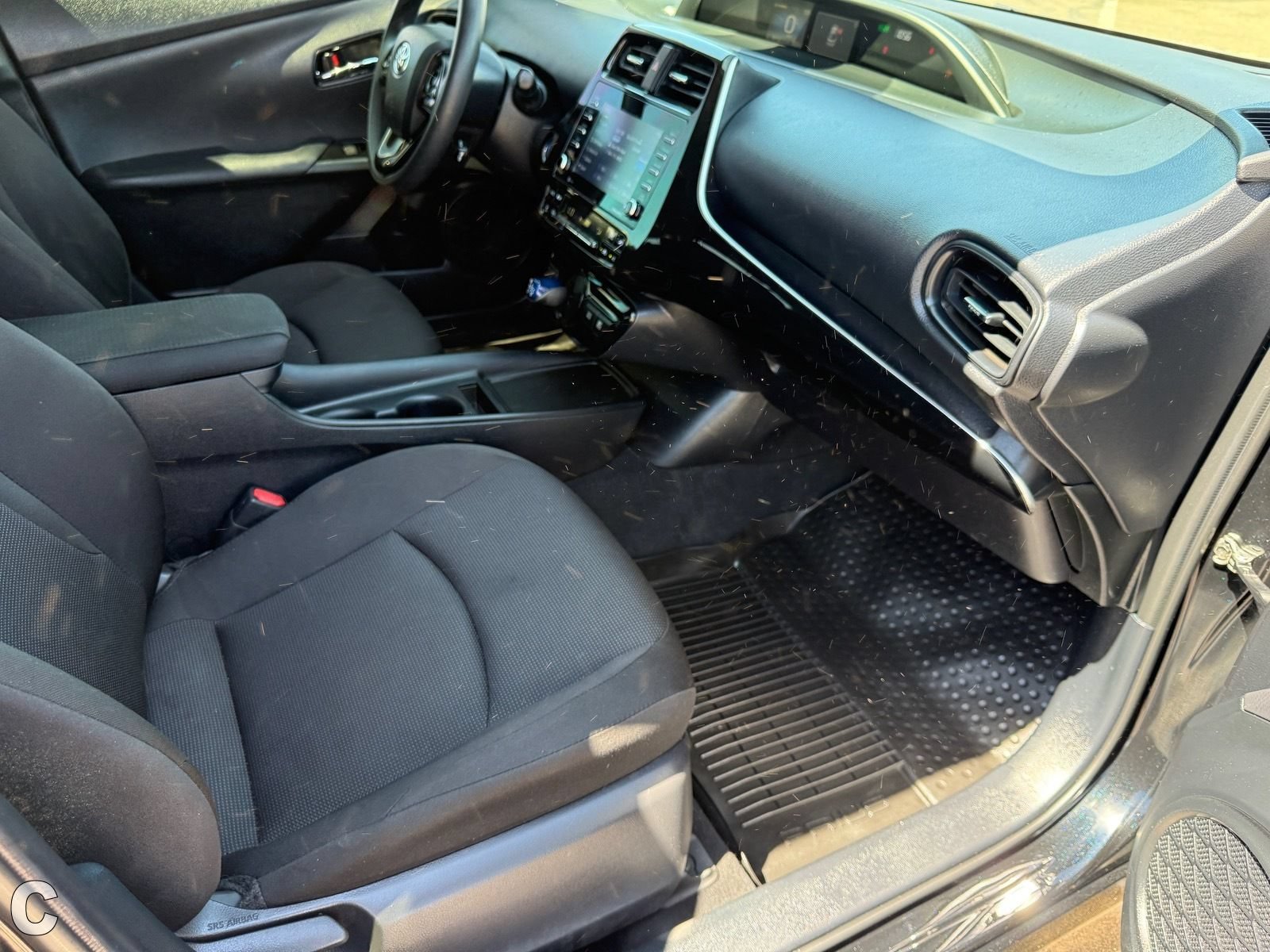 2022 Toyota Prius L Eco - Photo 27