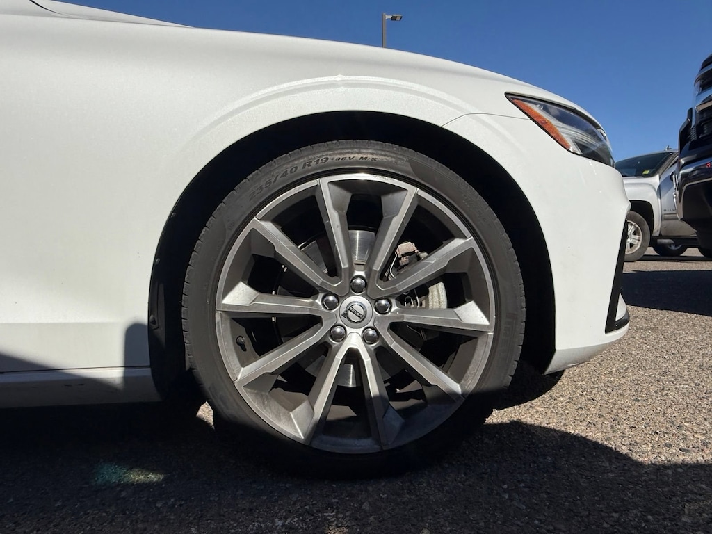 Used 2021 Volvo S60 T5 Momentum Sedan