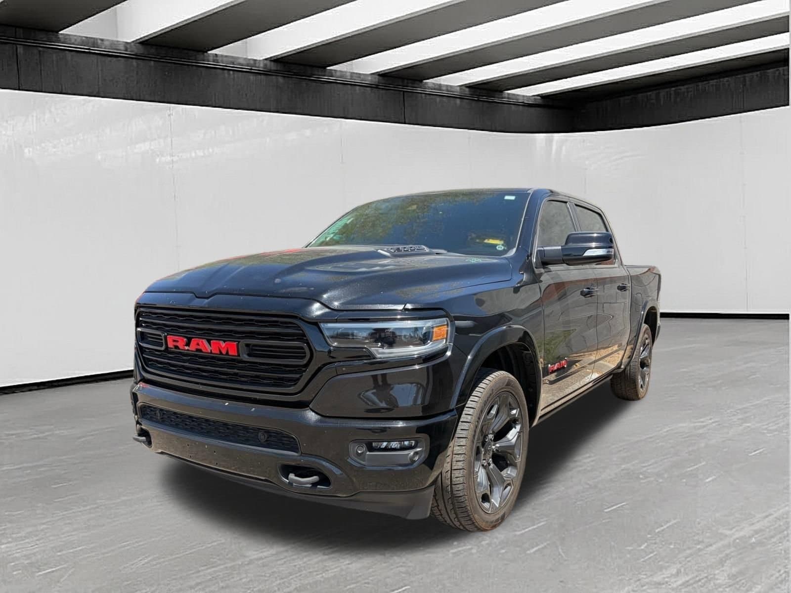 2022 RAM 1500 Limited 4x4 Crew Cab 5'7's photo