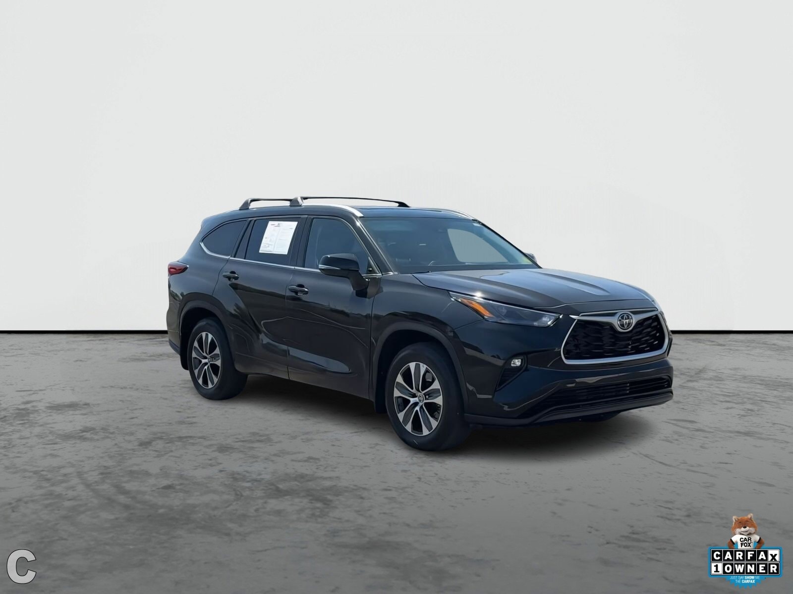 Used 2022 Toyota Highlander XLE with VIN 5TDHZRBH6NS254820 for sale in Phoenix, AZ