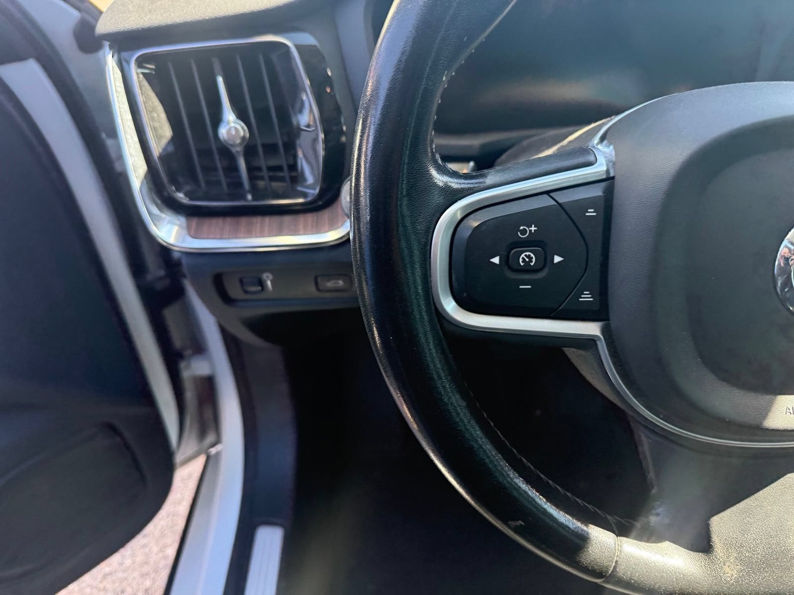 2021 Volvo S60 Momentum - Photo 22