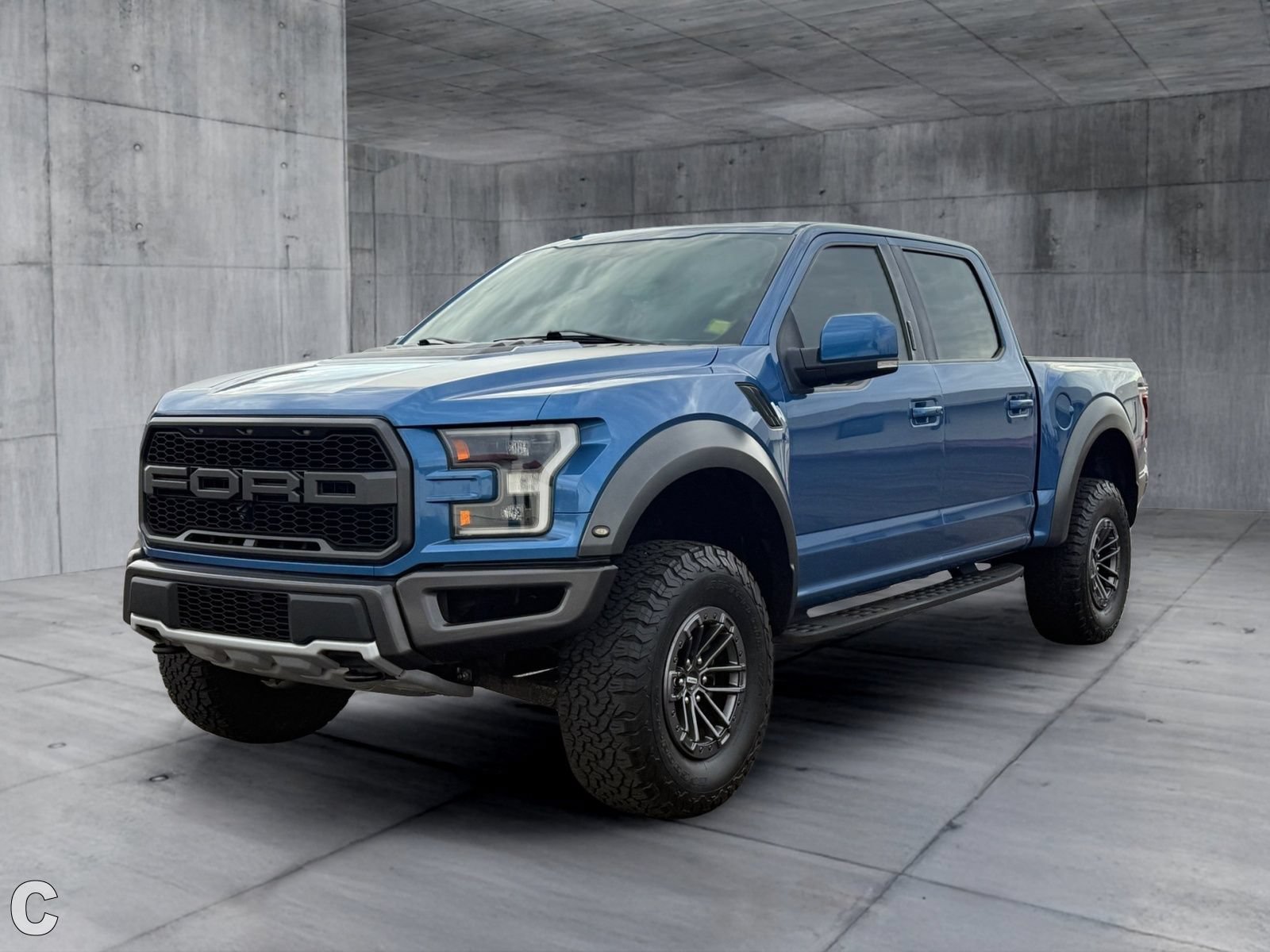 2020 Ford F-150 Raptor - Photo 2