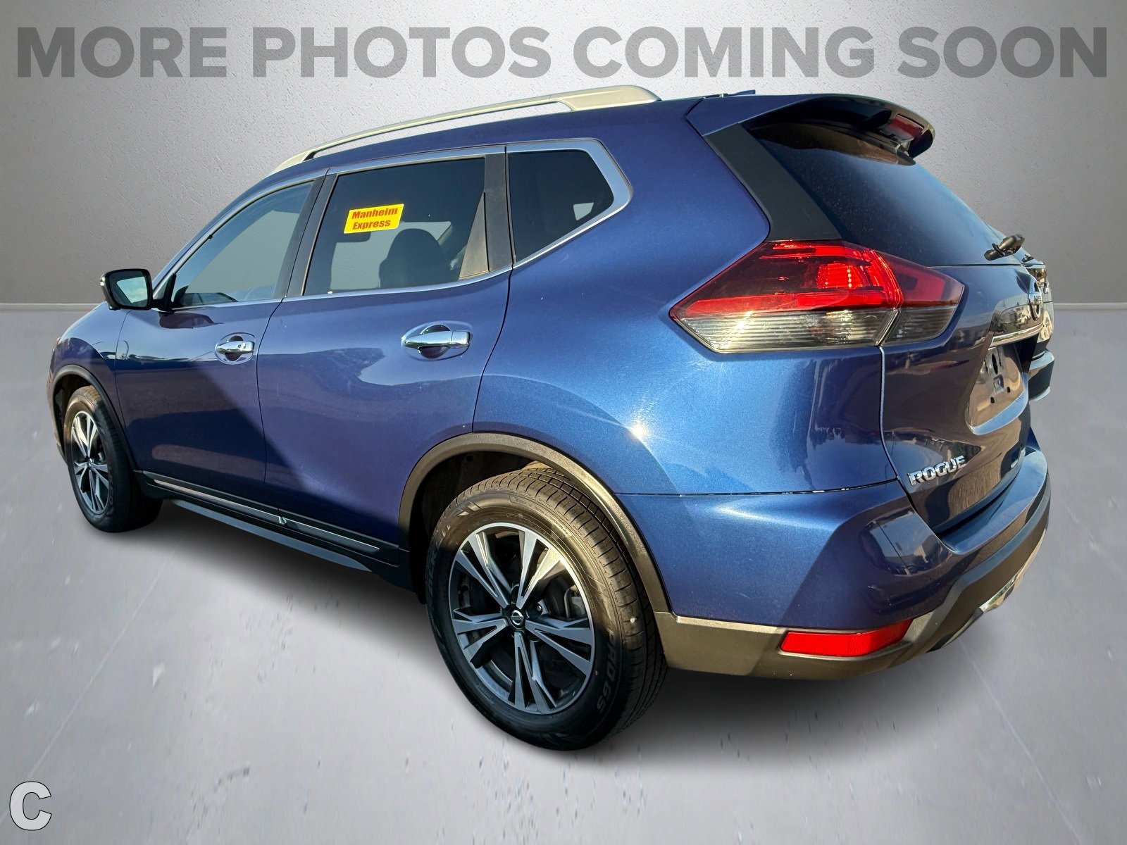 2018 Nissan Rogue SL photo 2