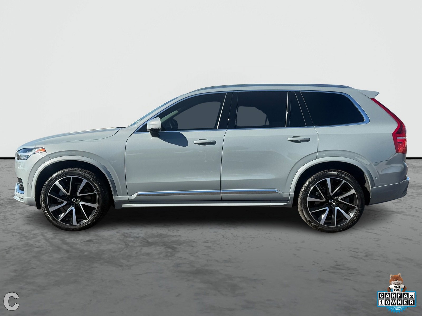 2024 Volvo XC90 Plus photo 2