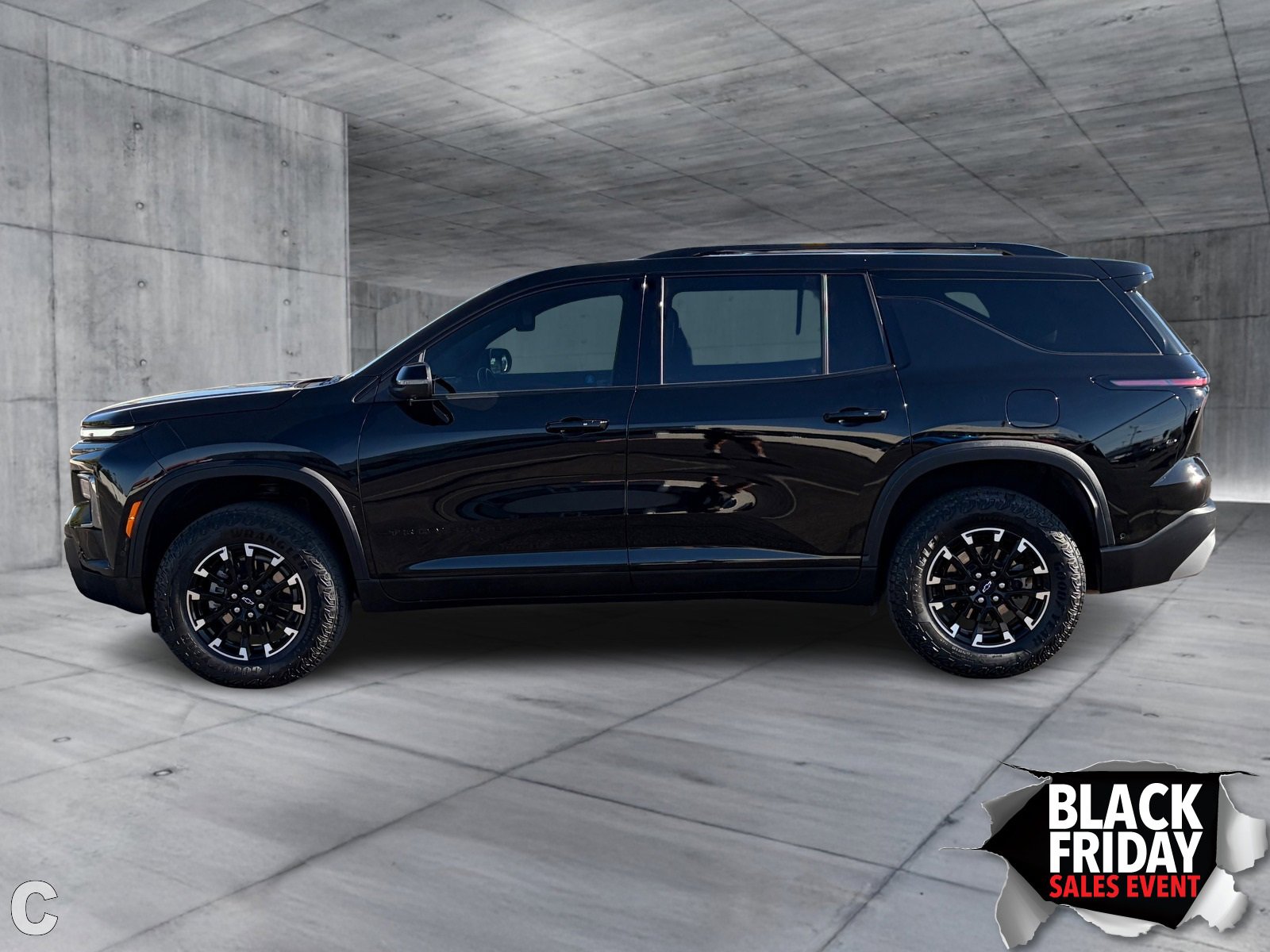 2024 Chevrolet Traverse Z71 photo 2