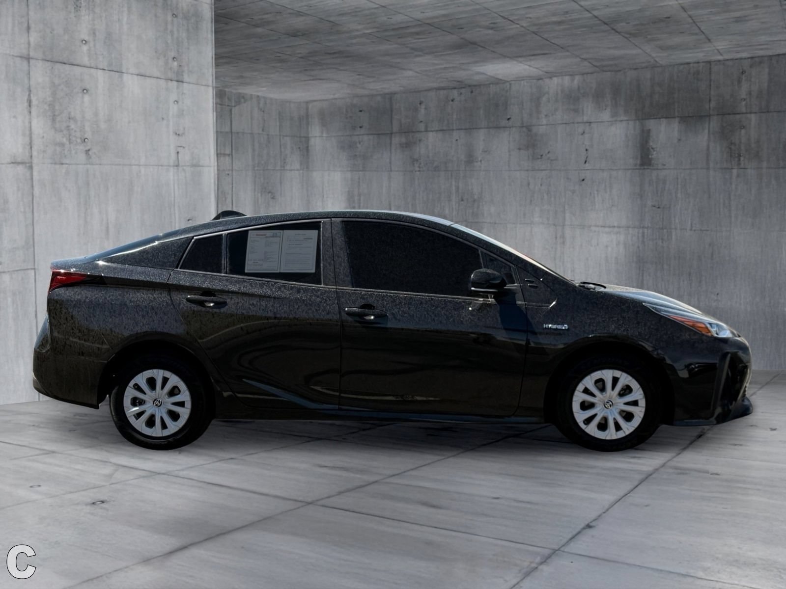 2022 Toyota Prius L Eco - Photo 8