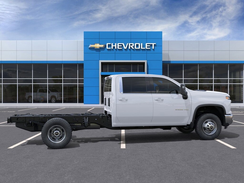 New 2025 Chevrolet Silverado 3500 HD Chassis Cab Work Truck Truck Crew Cab