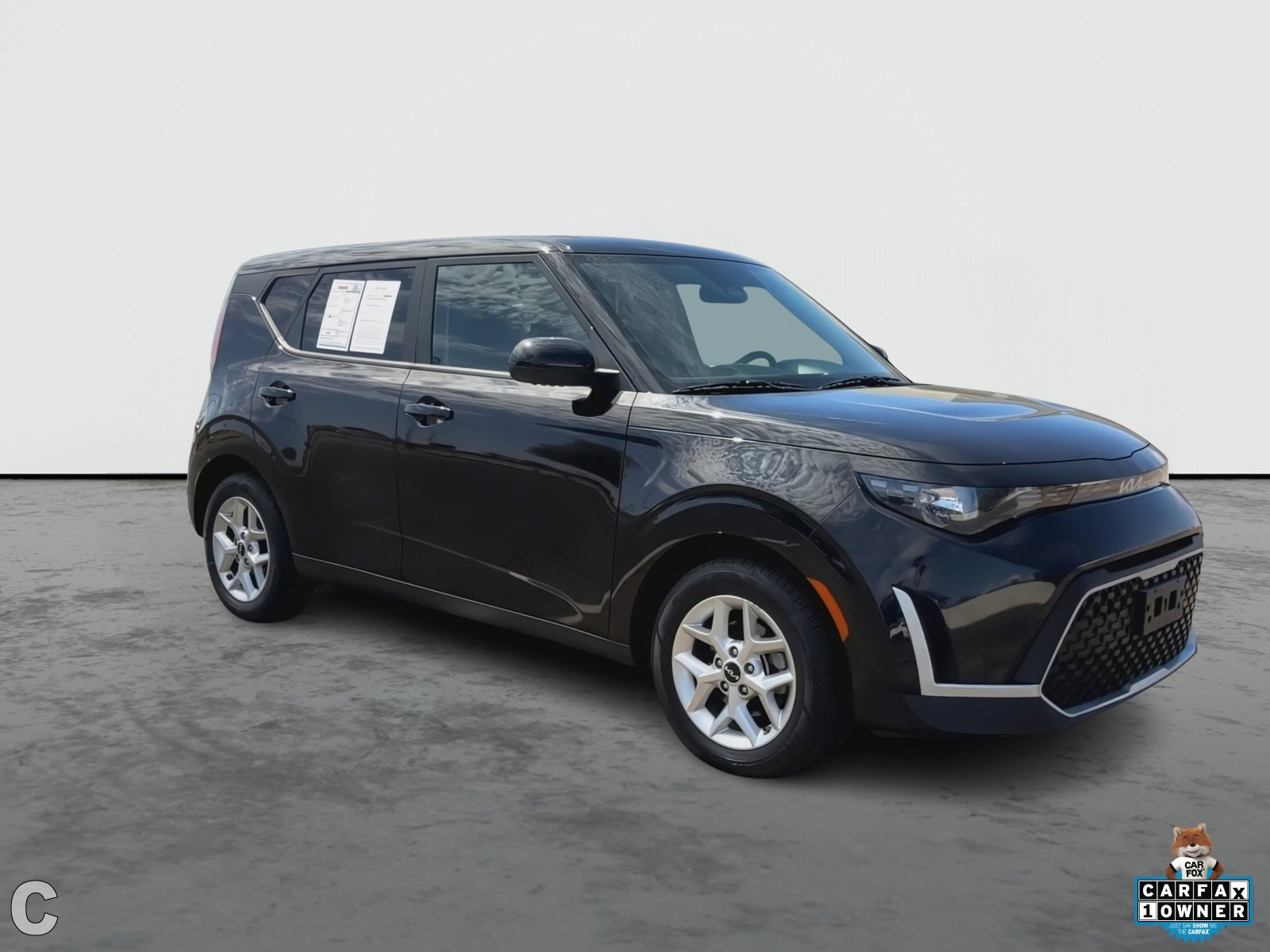 2023 Kia Soul LX S photo 2