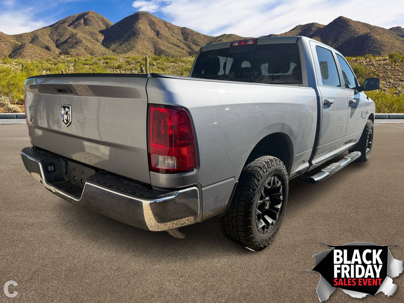 2019 Ram 1500 SLT photo 3