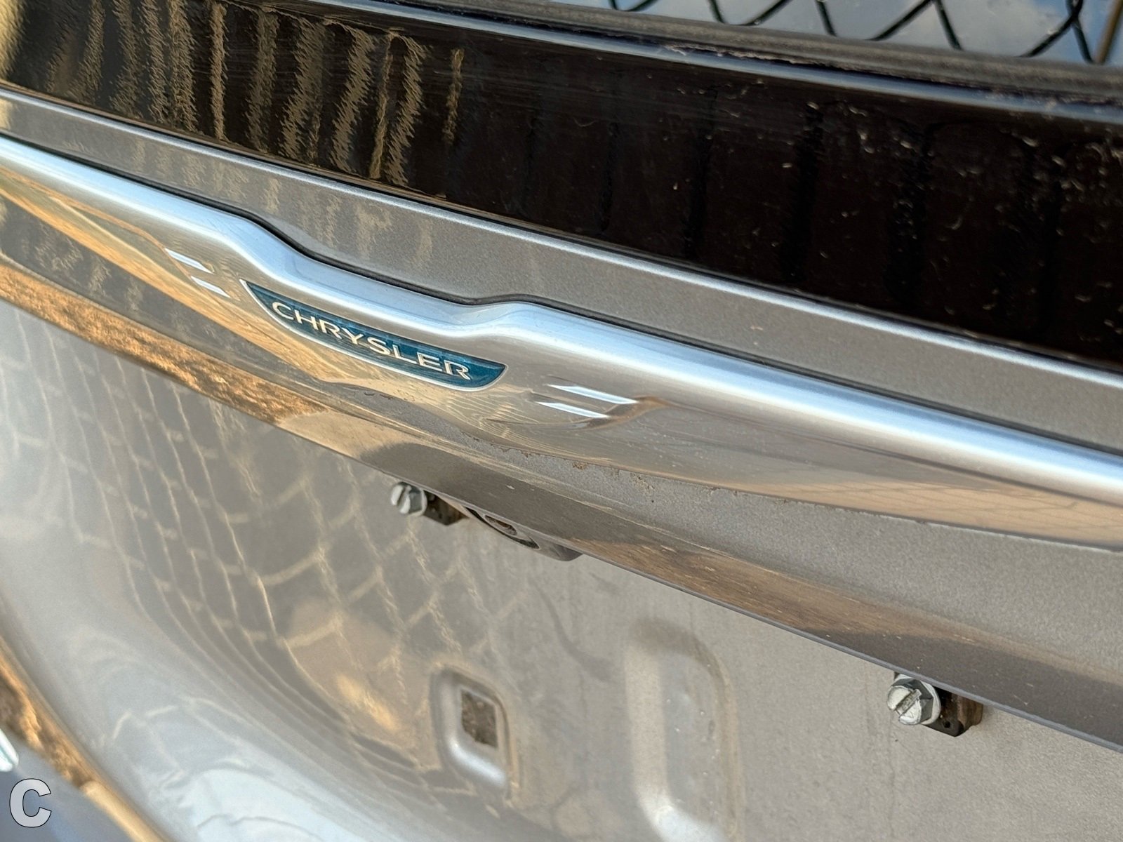 Image 7 of 2018 Chrysler Pacifica Hybrid Limited Van Passenger