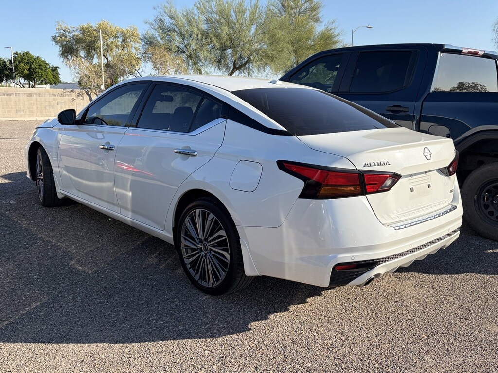 Used 2023 Nissan Altima 2.5 SL Sedan