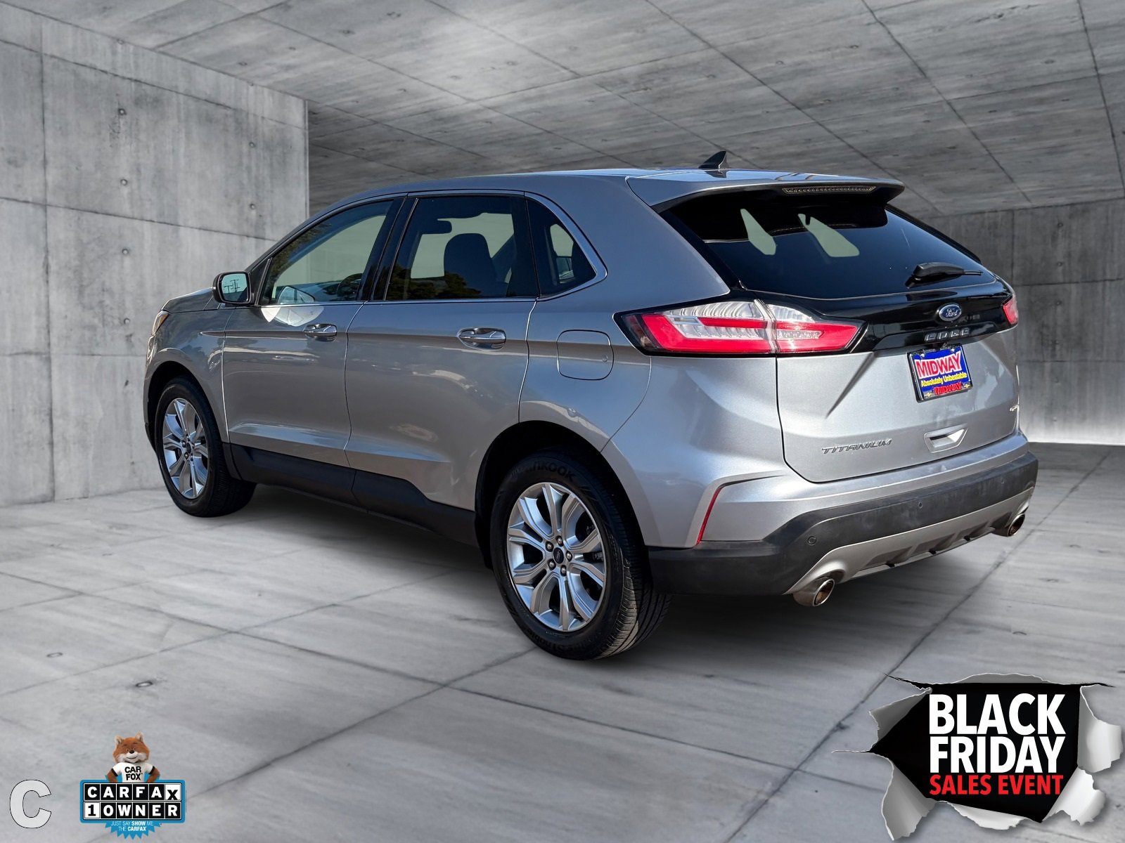 2022 Ford Edge Titanium photo 2