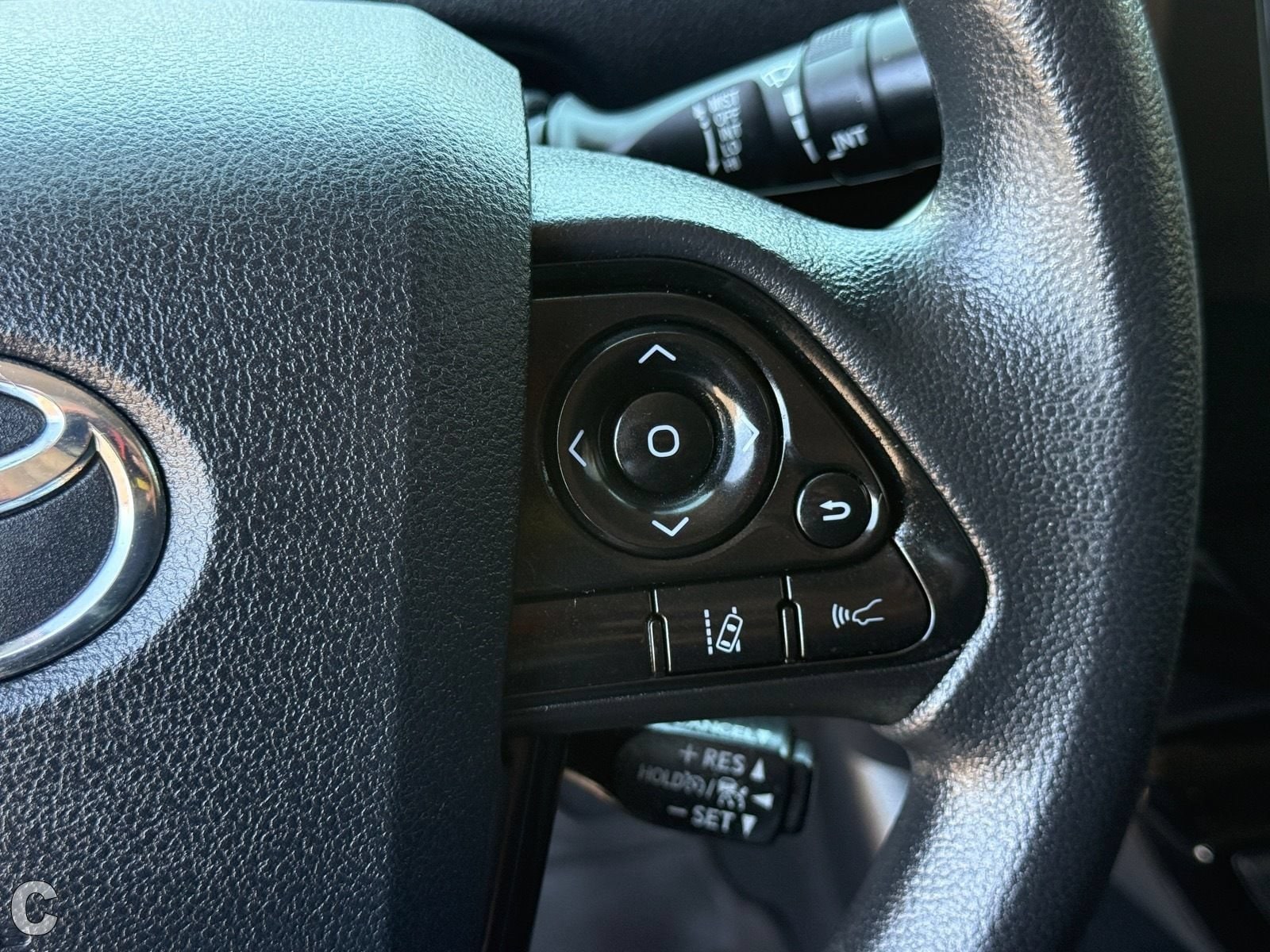 2022 Toyota Prius L Eco - Photo 16