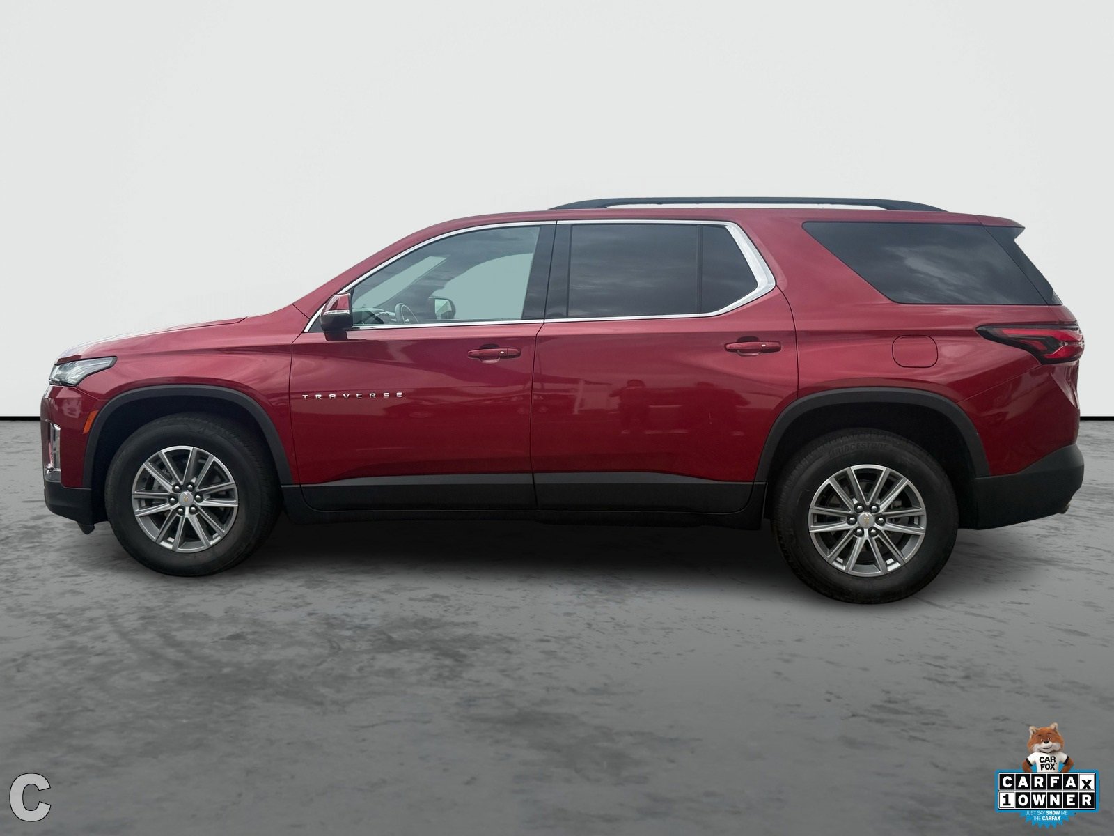 2023 Chevrolet Traverse photo 2