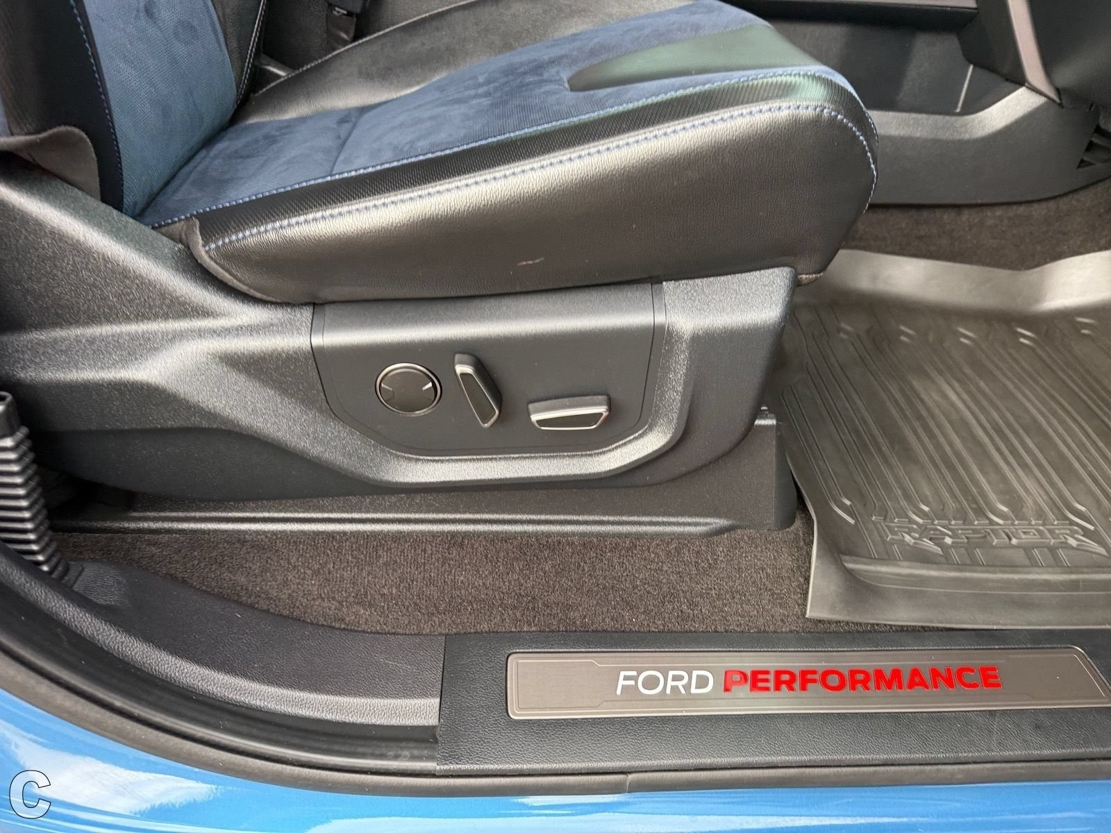 2020 Ford F-150 Raptor - Photo 12
