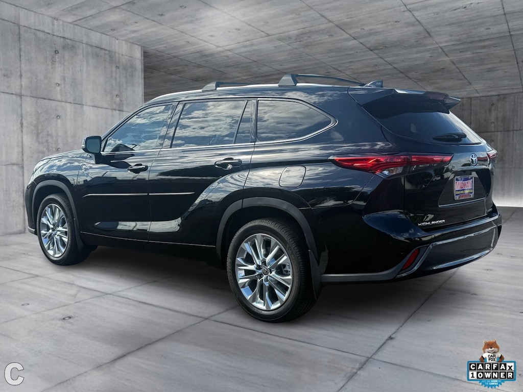 Used 2023 Toyota Highlander L SUV