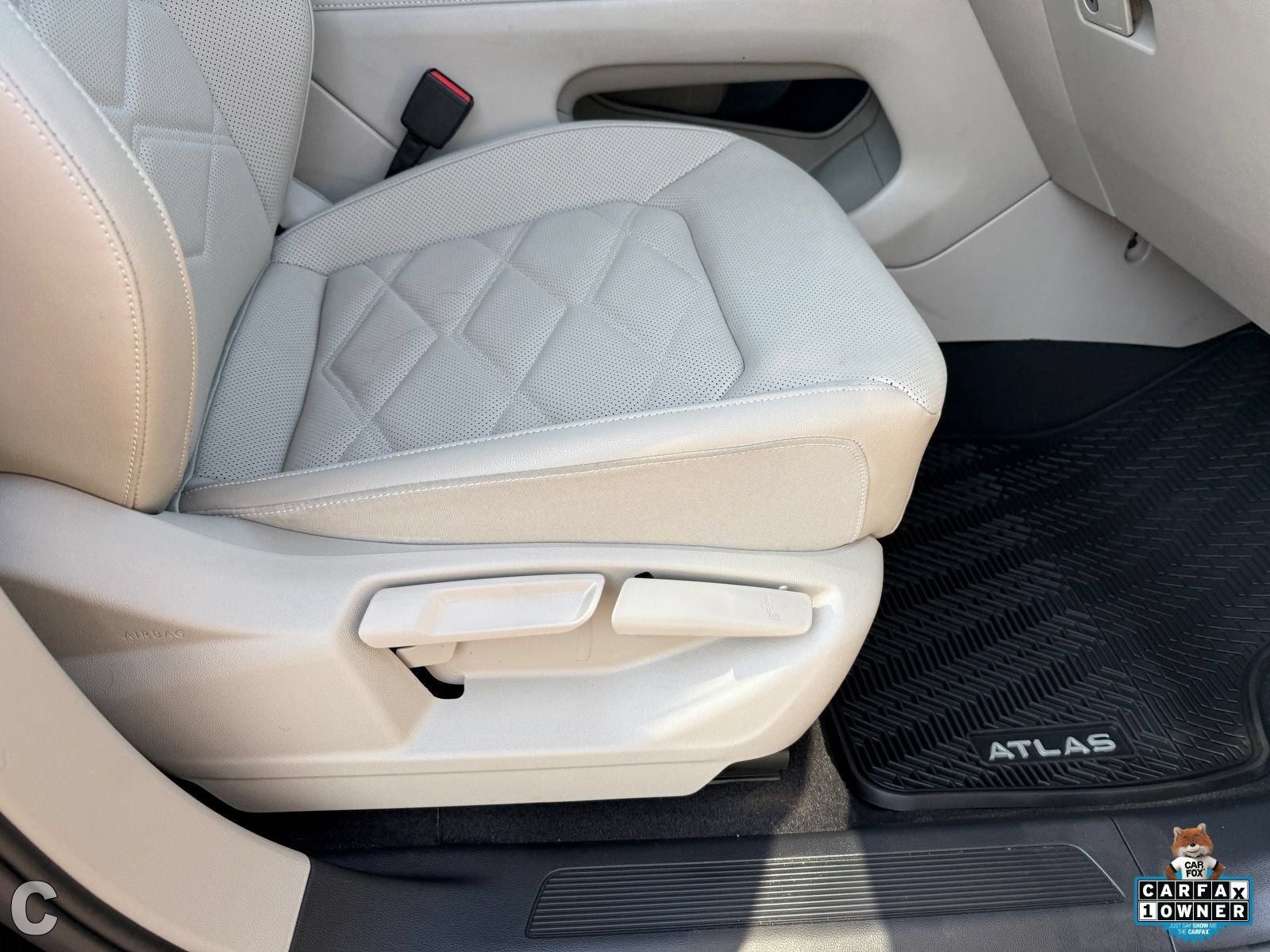 2025 Volkswagen Atlas SE - Photo 13