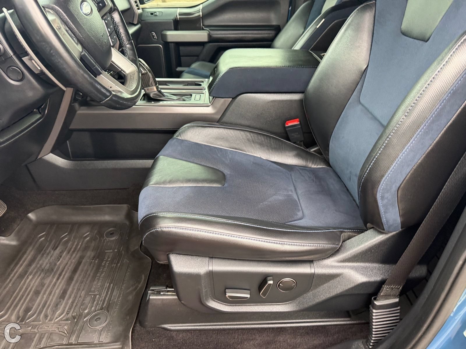 2020 Ford F-150 Raptor - Photo 20