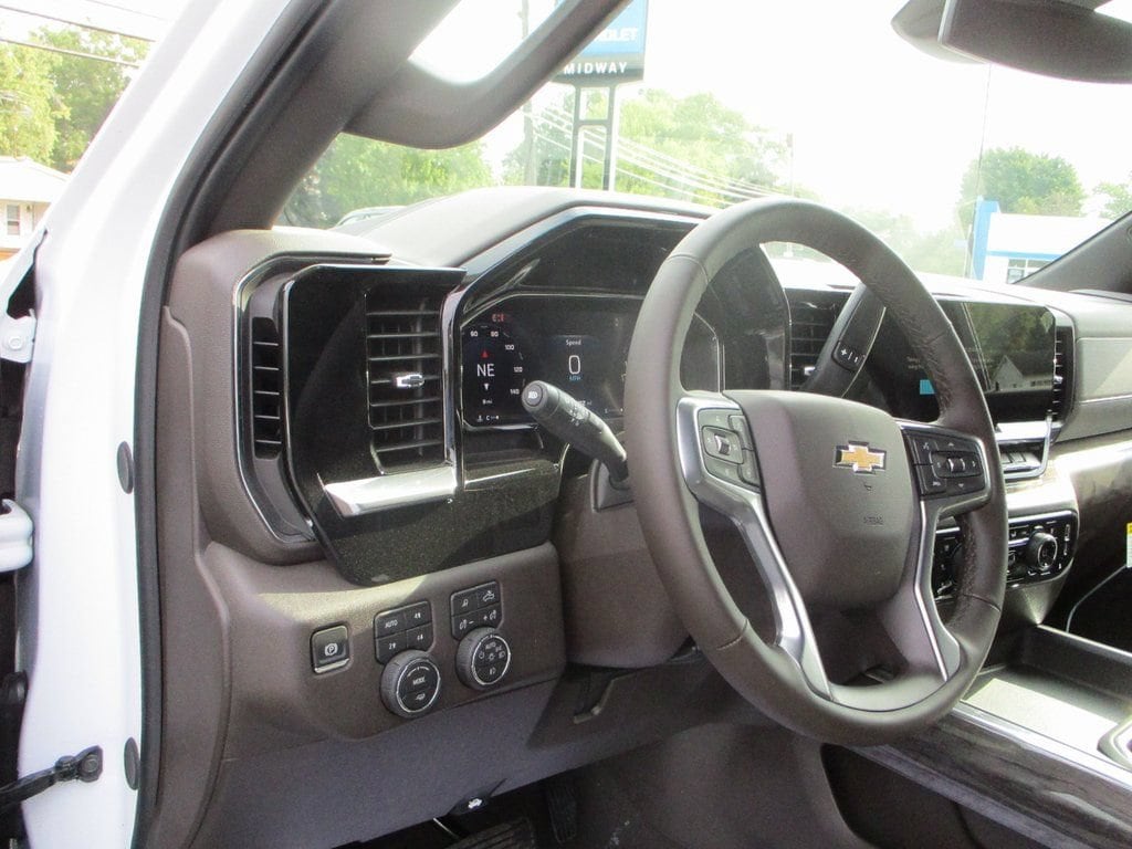 2026 Chevrolet Silverado 3500 HD LTZ - Photo 10