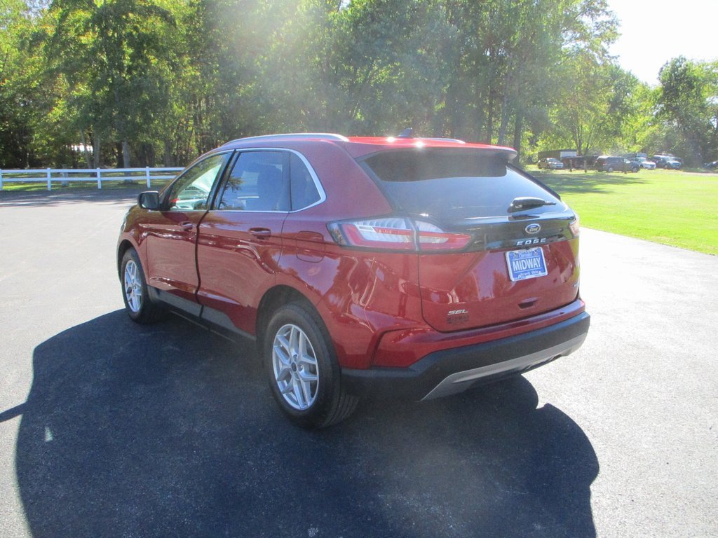 2022 Ford Edge SEL photo 4
