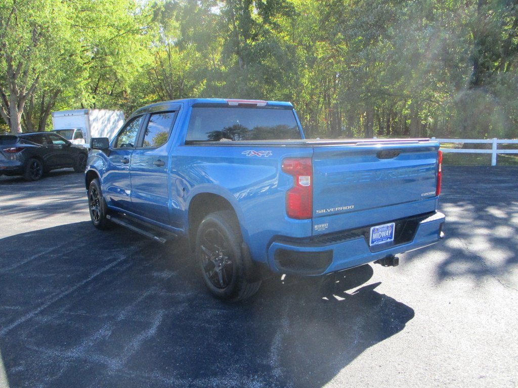 2023 Chevrolet Silverado 1500 Custom photo 2